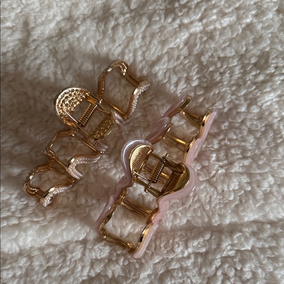 T.J.Maxx Pink and Gold Hair Clips Set - Picture 2 of 4